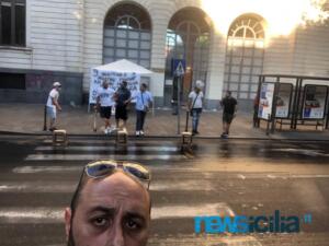 Ex autisti One Emergenza Catania protestano di fronte all'ospedale Garibaldi (1)
