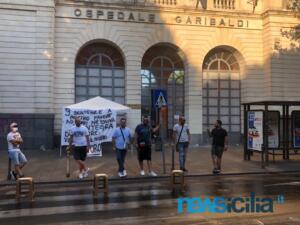 Ex autisti One Emergenza Catania protestano di fronte all'ospedale Garibaldi (2)
