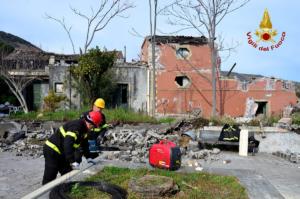 Sisma di Santo Stefano: vigili del fuoco mettono in sicurezza muro sulla SP 148