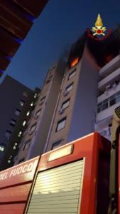 Incendio a Librino, abitazione in fiamme in viale Moncada