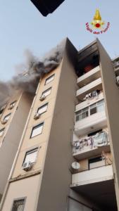 Incendio a Librino, abitazione in fiamme in viale Moncada