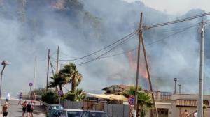 Incendio Agnone Bagni FACEBOOK (1)