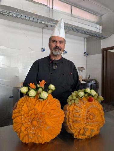 Intaglio zucche fornite dal MAAS