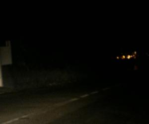 Viale dello sport di notte