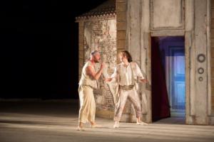 Trionfano le stelle a Segesta con "La Casa del Fantasma" di Paluto