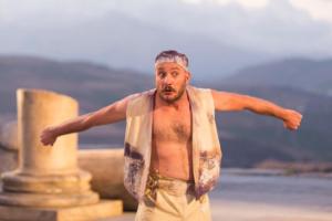 Trionfano le stelle a Segesta con "La Casa del Fantasma" di Paluto