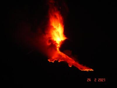 L'eruzione dell'Etna del 24 febbraio vista da Santa Venerina - PH Nino Grasso 