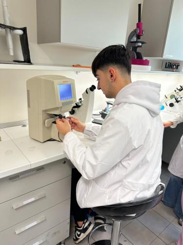 WhatsApp Image 2025-12-18 at 08.31.01