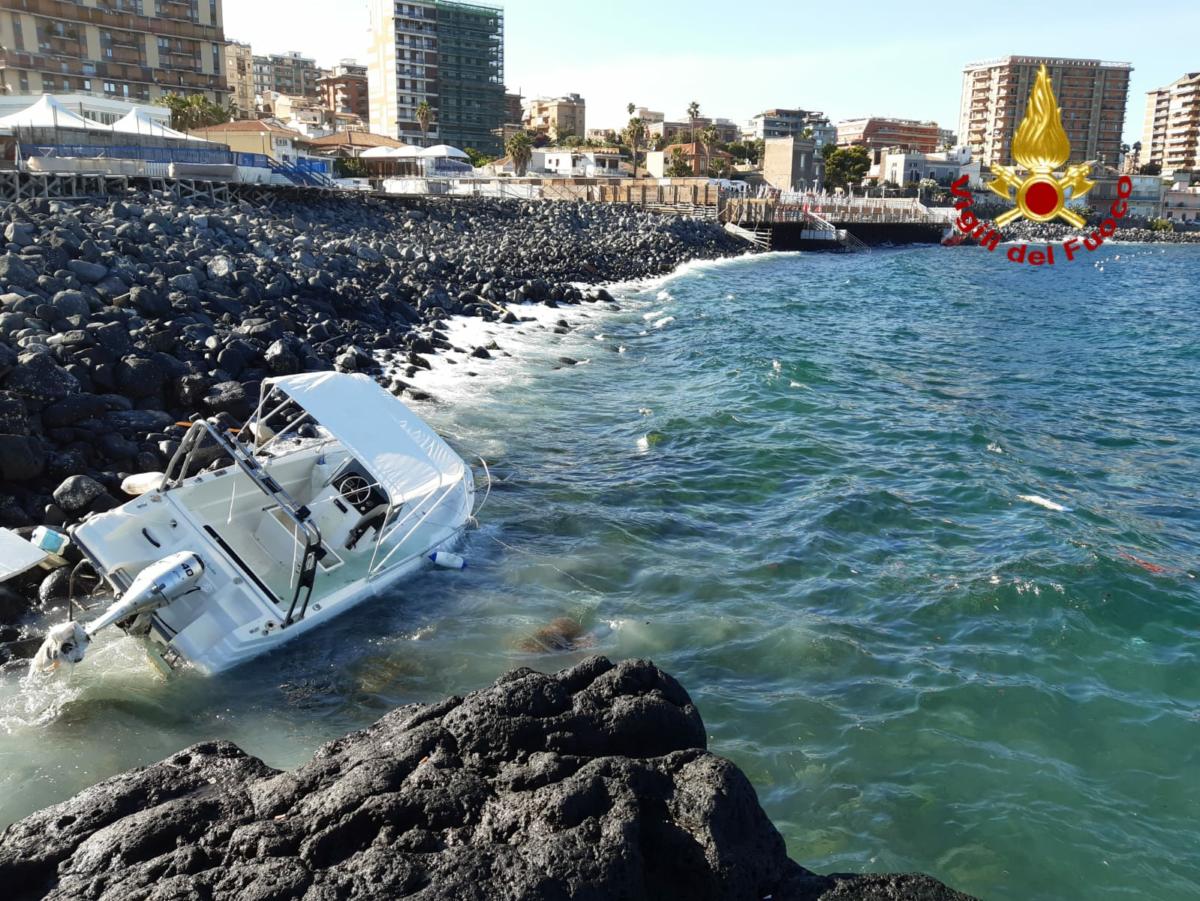 Barche affondate a Ognina, sospiro di sollievo: né dispersi, né feriti. Ecco cosa è accaduto - FOTO