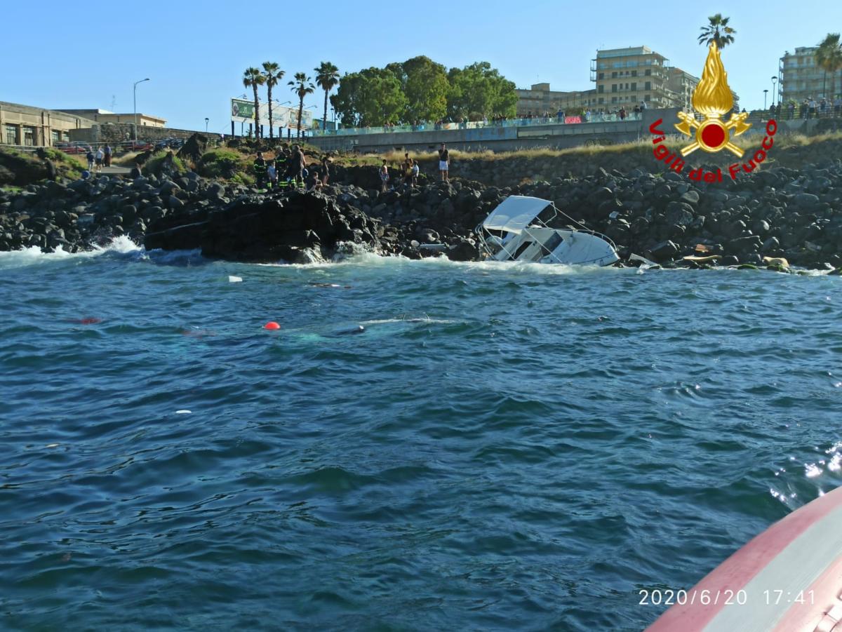 Barche affondate a Ognina, sospiro di sollievo: né dispersi, né feriti. Ecco cosa è accaduto - FOTO