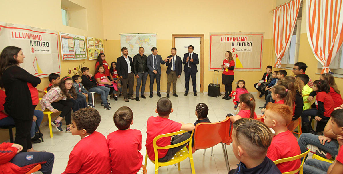 inaugurazione nuovo anno punto luce catania con bambini e genitori (2)
