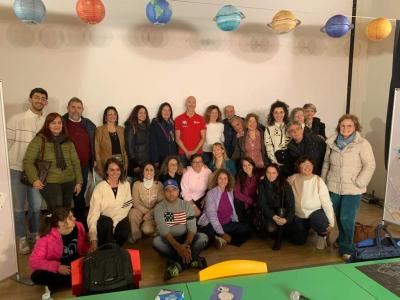 "Chi studia comprende meglio il mondo". Luca Parmitano incanta gli studenti dell'I.C. Rita Atria di Catania"