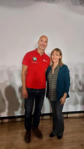 "Chi studia comprende meglio il mondo". Luca Parmitano incanta gli studenti dell'I.C. Rita Atria di Catania"