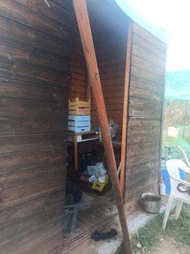 Orti-LIbrino-capanno-divelto-2