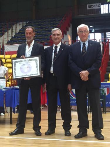 al-centro-Massimo-Di-Luigi-pres.-Fiam